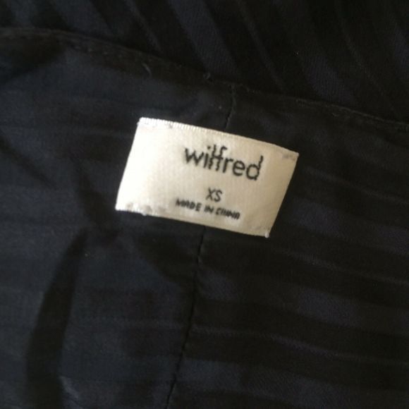 Wilfred Aritzia Zelie Shirt Satin Stripe Black XS - Picture 6 of 7